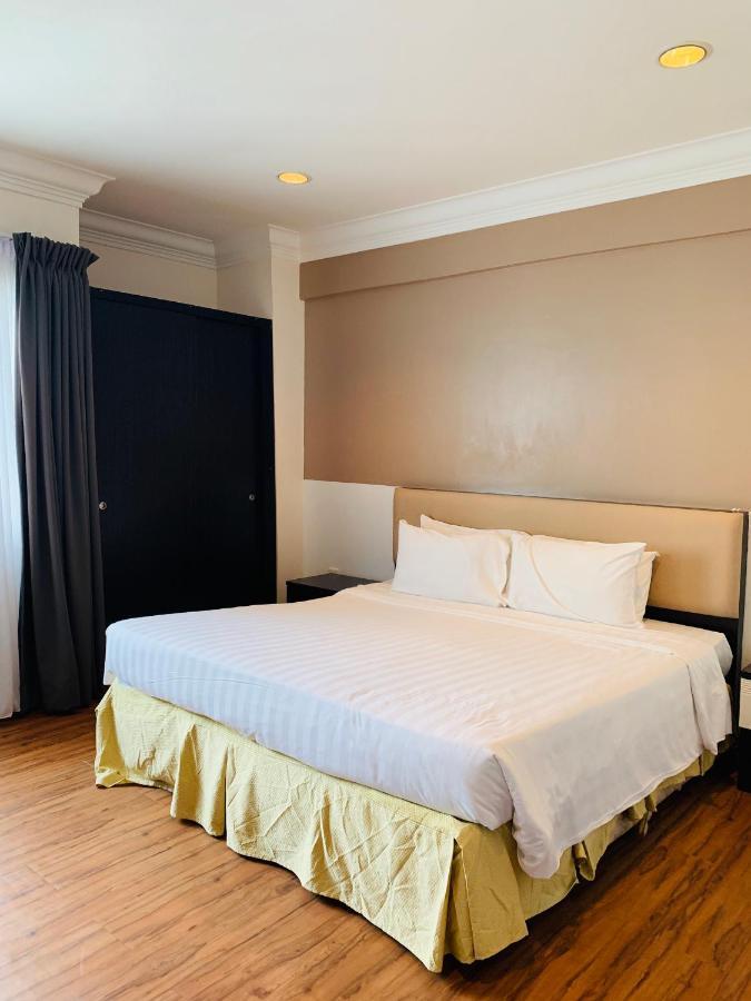 Likas Square - Kk Spacious Homestay Kota Kinabalu Exteriör bild