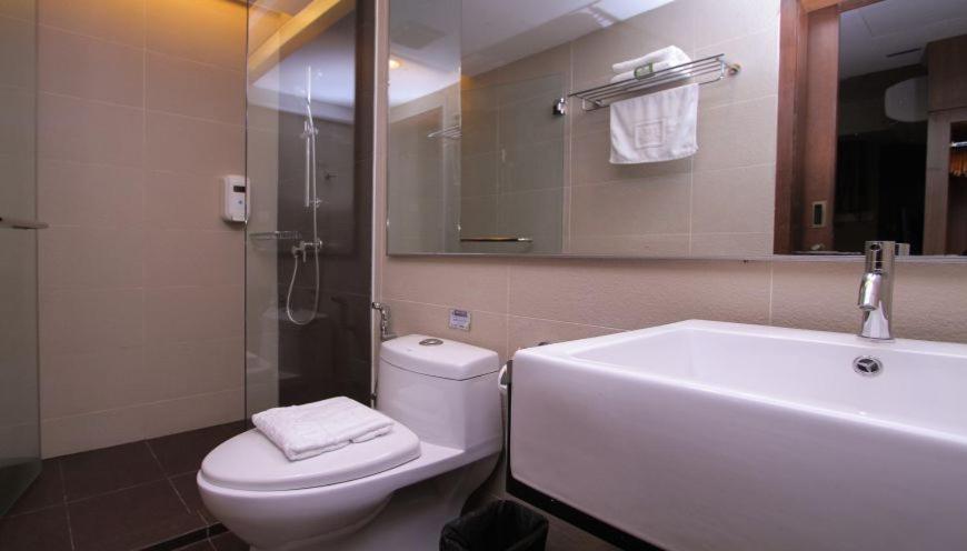 Likas Square - Kk Spacious Homestay Kota Kinabalu Exteriör bild