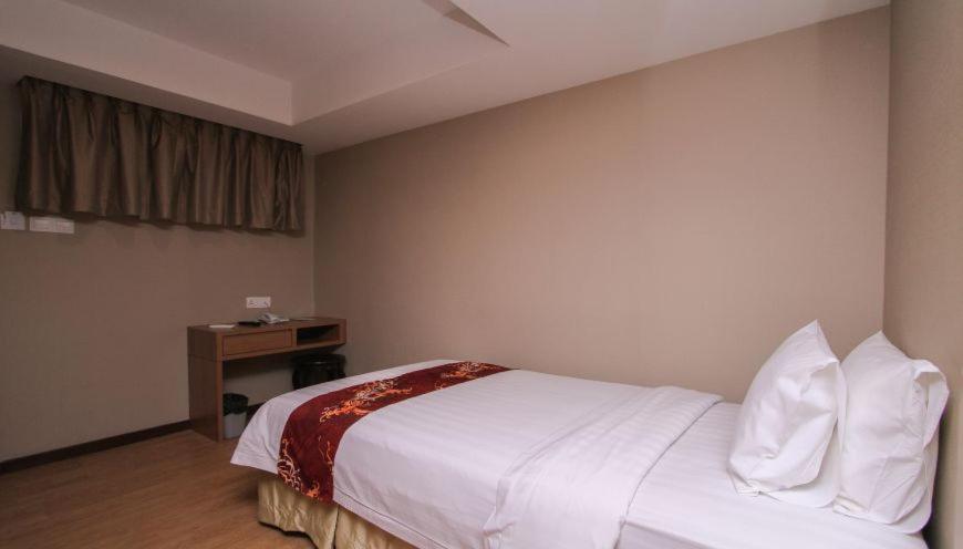 Likas Square - Kk Spacious Homestay Kota Kinabalu Exteriör bild